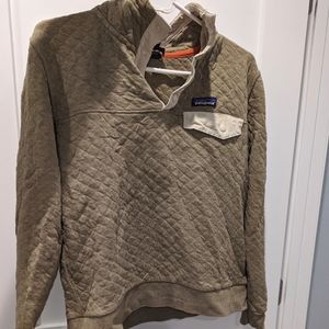 Patagonia olive green sweatshirt